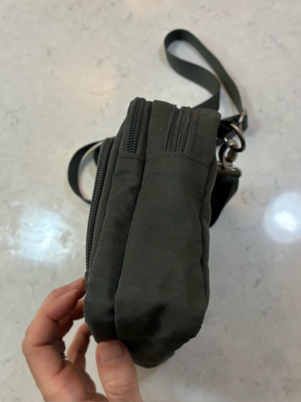baggallini Trifecta RFID Wallet Crossbody Bag in Charcoal - Picture 6 of 11